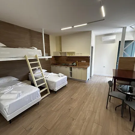 Hostal The Bearded Dad Tirana