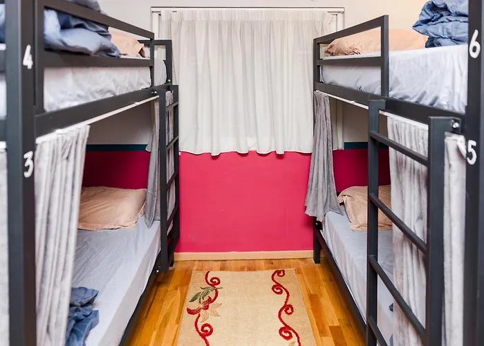 The Bearded Dad אכסניה טיראנה