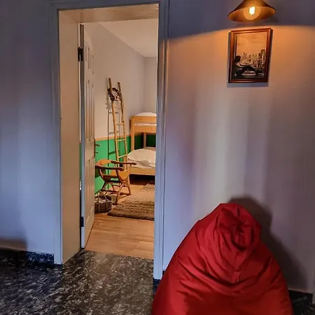 The Bearded Dad 地拉那